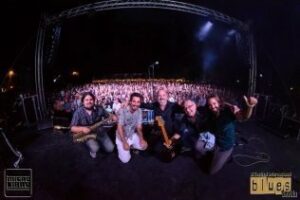 Hoy viernes un lujo: Mr Groovy and The Blue Heads en concierto (VIDEO)