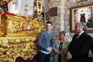 Entregado al Cristo de Medinaceli el Bastón de Mando de la ciudad para su desfile procesional