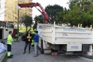 Alumbrado redistribuye e incorpora farolas en la avenida Italia de San José Artesano para mejorar la iluminación