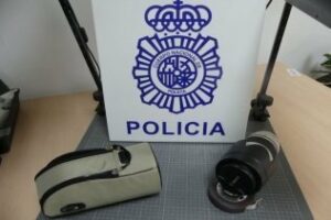 Detenido en Algeciras un hombre tras intentar vender en un objetivo sustraído por un importe de 1600 euros