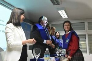 Entregadas las becas a alumnas de Bachillerato de Colegio Puertoblanco