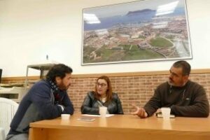 La asociación de vecinos de San Bernabé y el Ayuntamiento discuten las necesidades de la zona