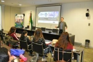 40 jóvenes se forman en el sector comercial con la Cámara de Comercio