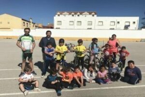 Rodríguez Ros supervisa el funcionamiento de la Escuela Municipal de Ciclismo de Algeciras