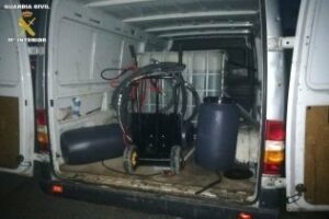 La Guardia Civil intercepta más de 2.000 litros de combustible para narcolanchas