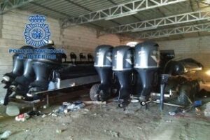 La Policía Nacional se incauta de cinco lanchas semirrígidas con motores de alta cilindrada y unos 2.200 litros de combustible