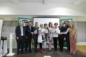 Landaluce recibe el premio Campogibraltareño de Honor" en los I Premios Anuales de Onda Cero