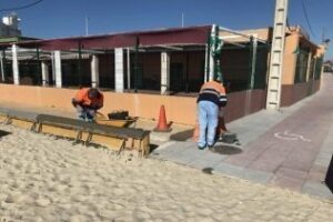 El Ayuntamiento frena la entrada de arena en el Paseo del Rinconcillo