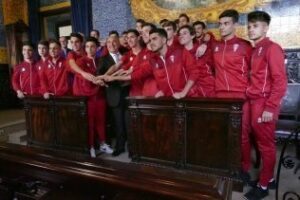 Los juveniles B del Algeciras CF y CD Salesianos visitan el Ayuntamiento tras sus respectivos ascensos