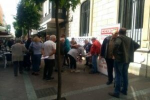 CCOO celebra una campaña informativa en la calle Ancha en defensa del sistema de pensiones