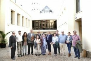 Un acto multidisciplinar rinde homenaje póstumo al escultor linense Nacho Falgueras