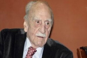 Los martes literarios de Alcultura concluyen con un taller de escritura y una tertulia sobre Ayala