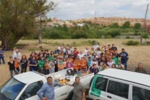 Grupos scouts de Algeciras reciben la llave de la parcela del cortijo del Río Pícaro para sus actividades