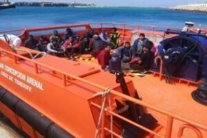 Podemos insiste en la necesidad de crear recursos de acogida para la llegada de pateras