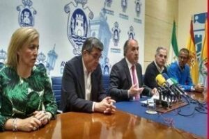 Landaluce traslada a Susana Díaz los principales asuntos pendientes de la Junta de Andalucía en el municipio