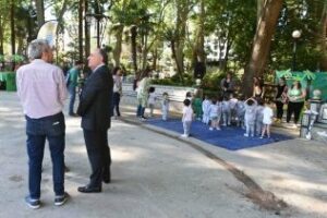 Alumnos del IES Levante celebran en el Parque María Cristina la quinta edición de Parqueferia