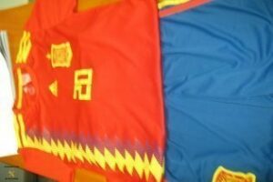 Intervienen 130 equipaciones de fútbol falsificadas que iban a ser introducidas por el puerto