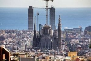 Acerinox suministra el acero para la construcción de las torres que coronarán a la Sagrada Familia
