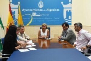 La Mesa de Contratación adjudica los quioscos de helados desiertos en Getares y El Rinconcillo