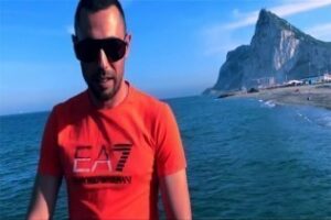 Polémica en redes sociales por el videoclip de un rapero linense en el que hace apología del narcotráfico