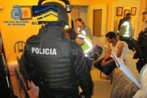 Detenidas 28 personas y desarticuladas dos organizaciones dedicadas al tráfico de menores marroquíes