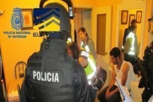 Caen dos redes de tráfico de menores marroquíes en el Estrecho en una operación conjunta de la Policía y Europol