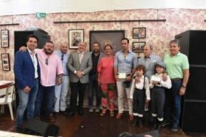 Landaluce hace entrega del IV Premio Taurino de la caseta La Favorita" a la Escuela Municipal de Tauromaquia Miguel Mateo Miguelín