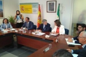 Grande Marlaska conoce in situ los operativos del campo de Gibraltar