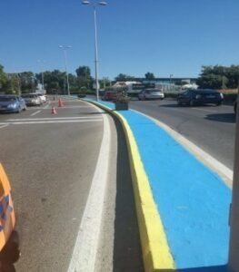 Adecentamiento de rotondas, isletas y medianas por la zona de la calle Juan Pérez Arriete