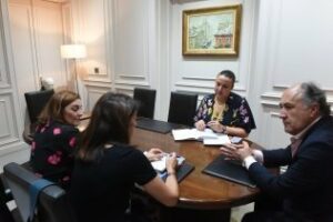 Ayuntamiento y Al Yazirat buscan una solución para dar espacio a las clases para mayores