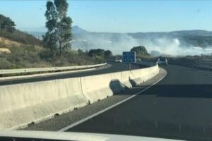 Incendio en la zona de Torreguadiaro y los accesos al Santa María Polo Club