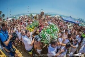 La imagen sumergida ya descansa en su cueva