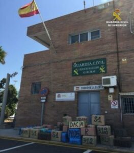 Intervienen casi dos toneladas de hachís en el puerto pesquero de La Atunara