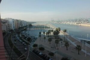 Podemos pide al puerto una alternativa al Llano Amarillo para la Operación Paso del Estrecho