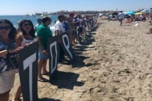 Verdemar congrega a miles de personas en su cadena huamana contra el fondeadero de la APBA