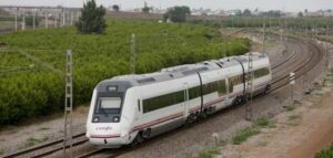 Una nueva incidencia en la línea Madrid-Algeciras provoca un retraso de una hora y media