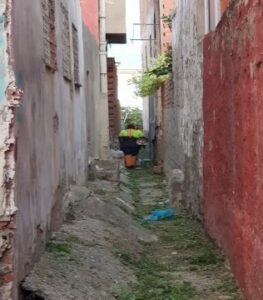 El Ayuntamiento acomete la limpieza del canal de pluviales de avenida del Embarcadero