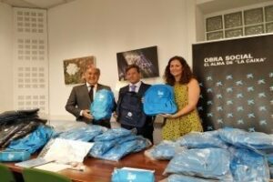 La Caixa se suma al programa municipal de ayuda al material escolar aportando 620 lotes