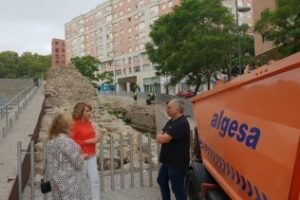 Realizan trabajos de mantenimiento del Parque Arqueológico de las Murallas Medievales