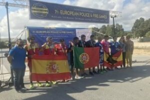 La Menacha y la playa de Getares acogen pruebas de los Juegos de Policías y Bomberos