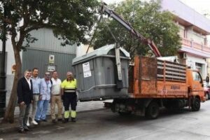 Fernández repone 300 contenedores de basura y dice que ya no hay excusas para la suciedad