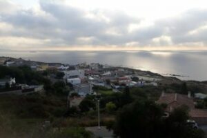 Vecinos de El Faro de Punta Carnero están sin luz desde ayer