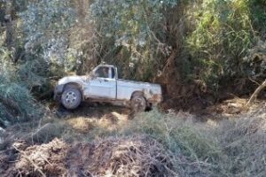 Trasladado al hospital tras caer con su todoterreno desde 6 metros de altura