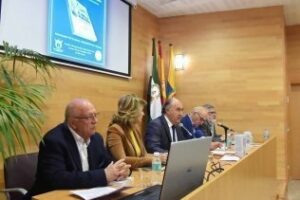 El escritor Antonio Gil presenta el libro El habla de Algeciras y otras tradiciones orales