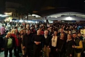 Lleno absoluto en el Mercado Ingeniero Torroja para la celebración de Tosantos