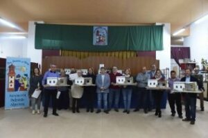 Entregan los premios del curso de belenismo de la asociación Oro, Incienso y Mirra