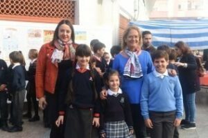 El Ayuntamiento obsequia con un desayuno a los ganadores del concurso de Tosantos