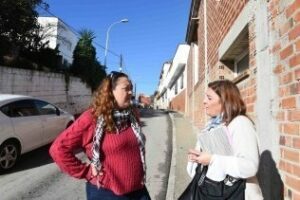 Victoria Zarzuela se reúne con los representantes vecinales de la Huerta de las Pilas