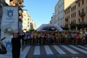 Más de quinientos corredores participan en una lucida nueva edición de la media maratón