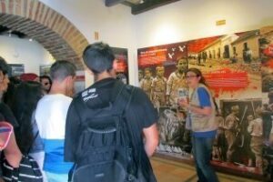 Un acto de agradecimiento al pueblo de Gibraltar abre el segundo aniversario de la Casa de la Memoria